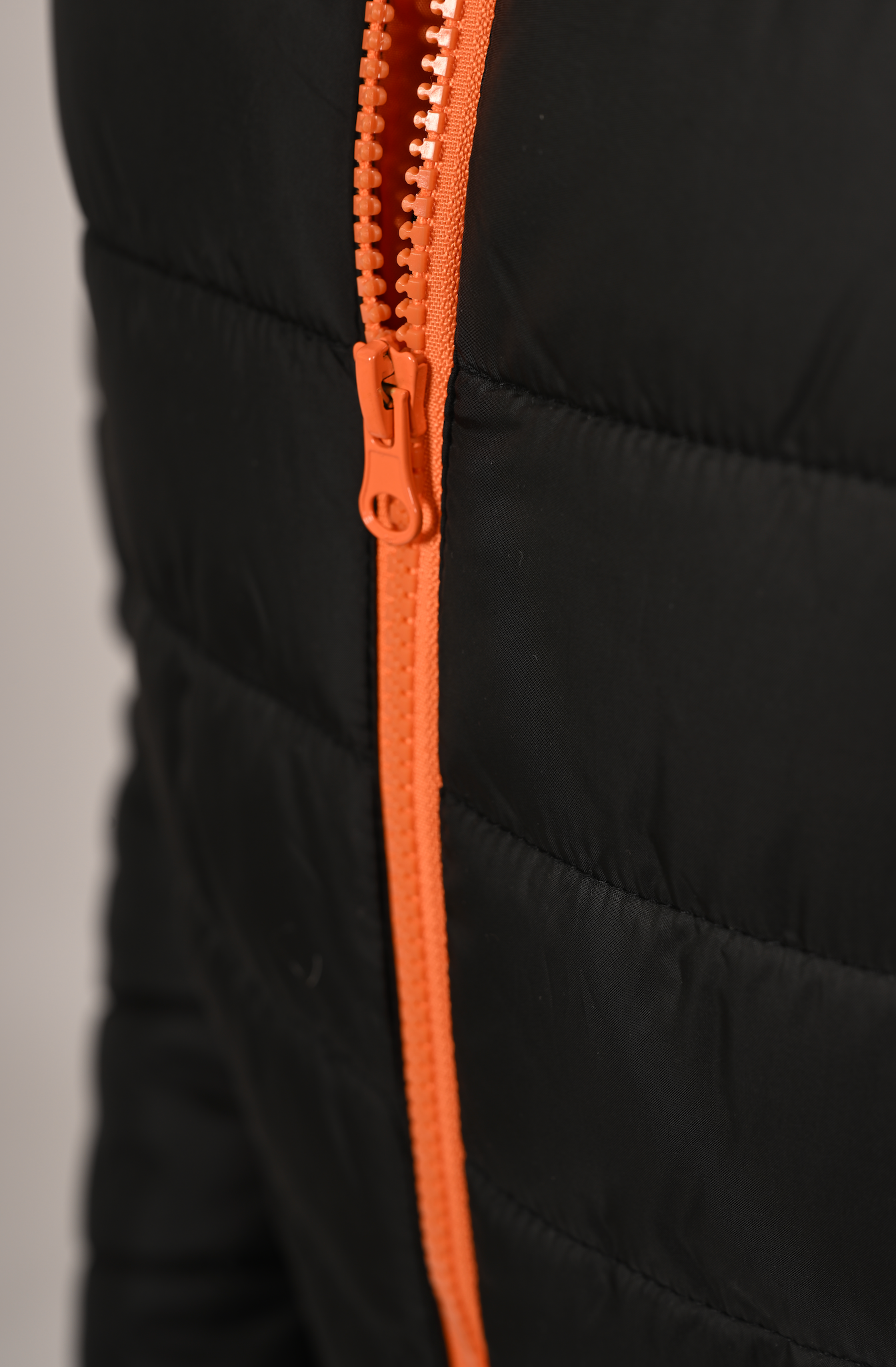 Charles Lindgren Nemo Steppjacke Schwarz Orange Reissverschluss
