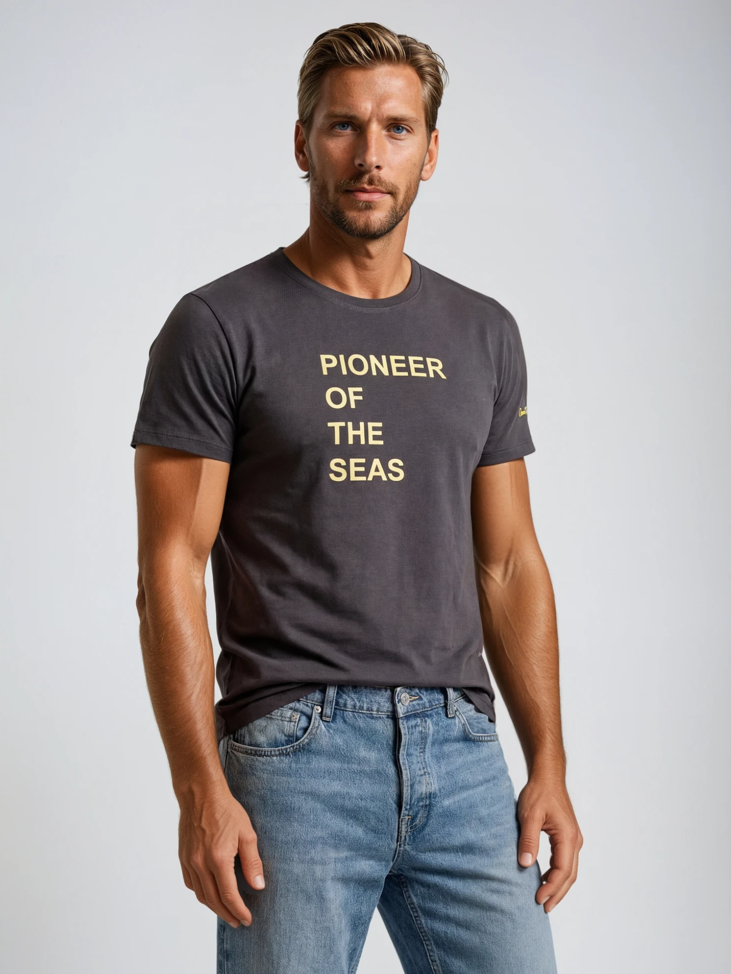 Charles Lindgren® – Herren T-Shirt „Pionier der See“ Dark Grey