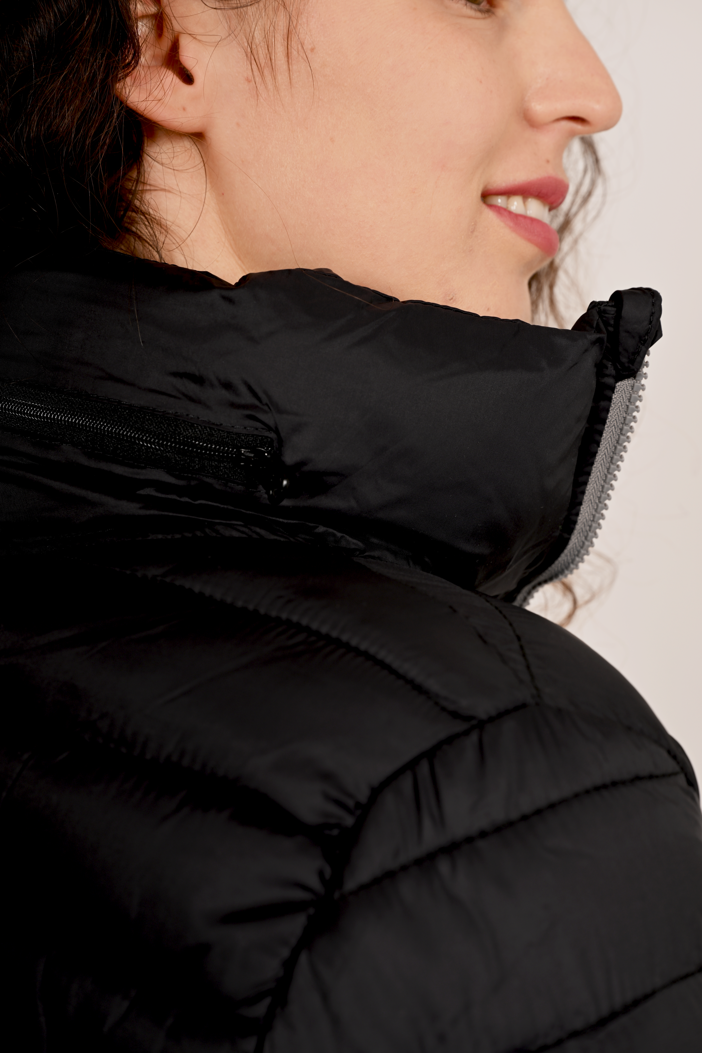 Charles Lindgren offiziell Steppjacke „Eos“ Schwarz detail