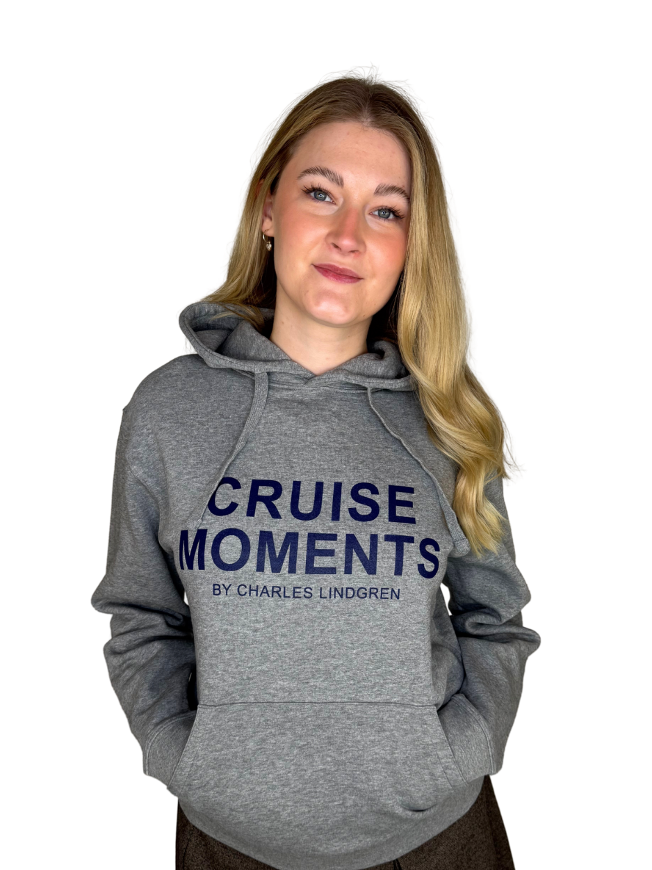CRUISE MOMENTS Hoodie Grau Unisex Charles Lindgren offiziell vorne