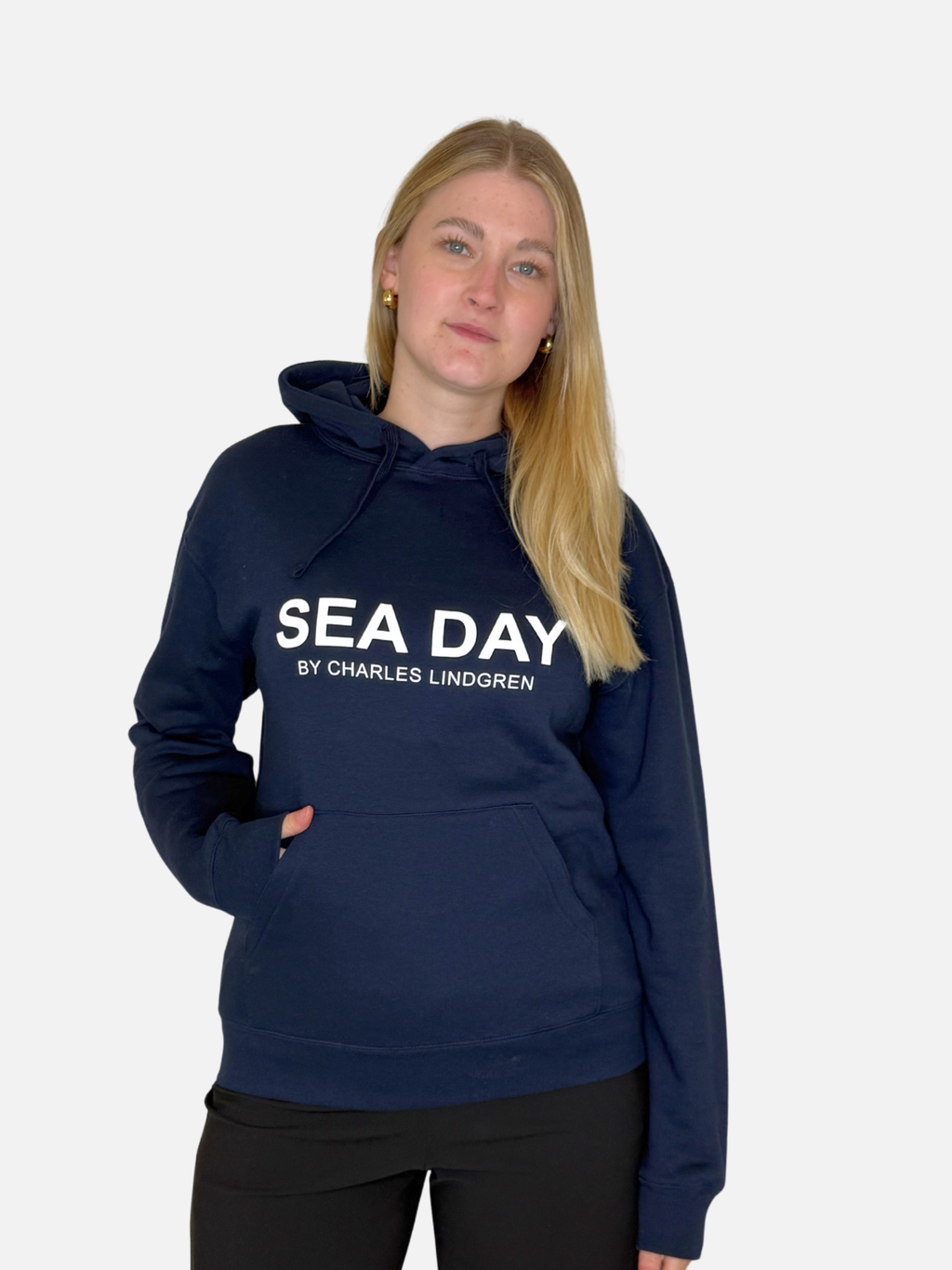 SEA DAY Hoodie Navy Damen Unisex vorne Charles lindgren offiziell