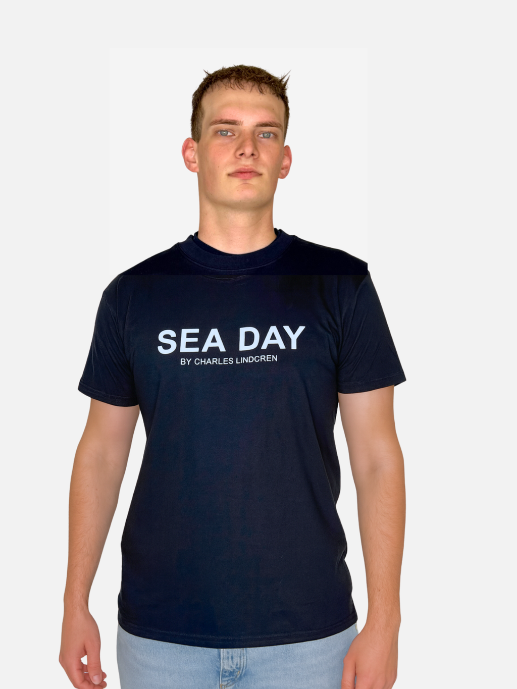 SEA DAY T-Shirt Navy Herren vorderseite Charles Lindgren Offiziell