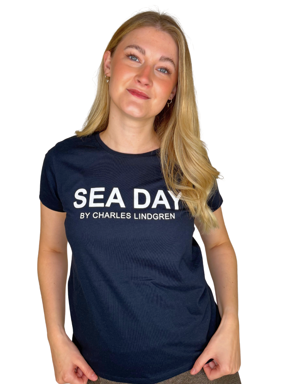SEA DAY T-Shirt Charles Lindgren offiziell vorne
