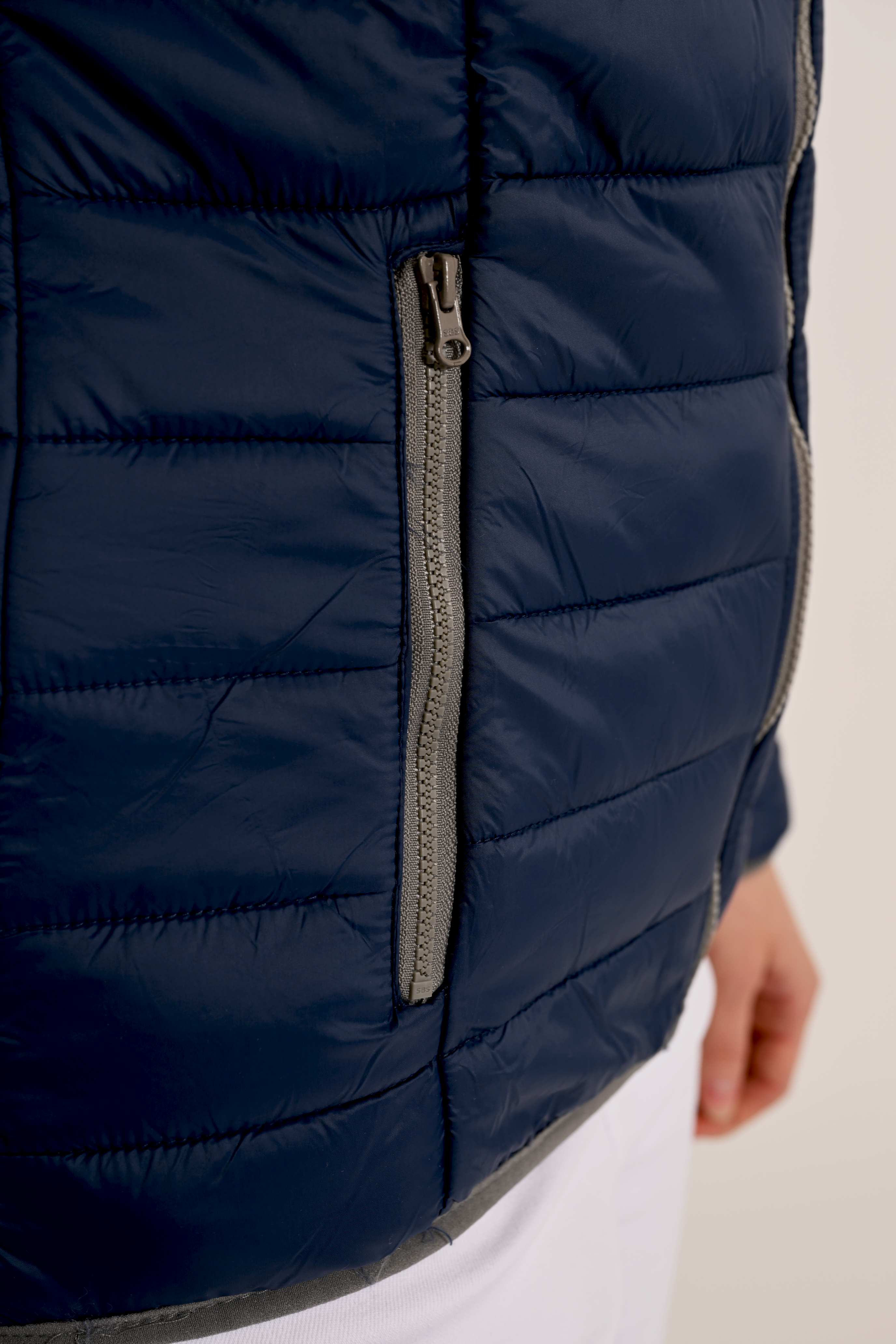 Charles Lindgren offiziell Steppjacke „Eos“ Dark Blue detail