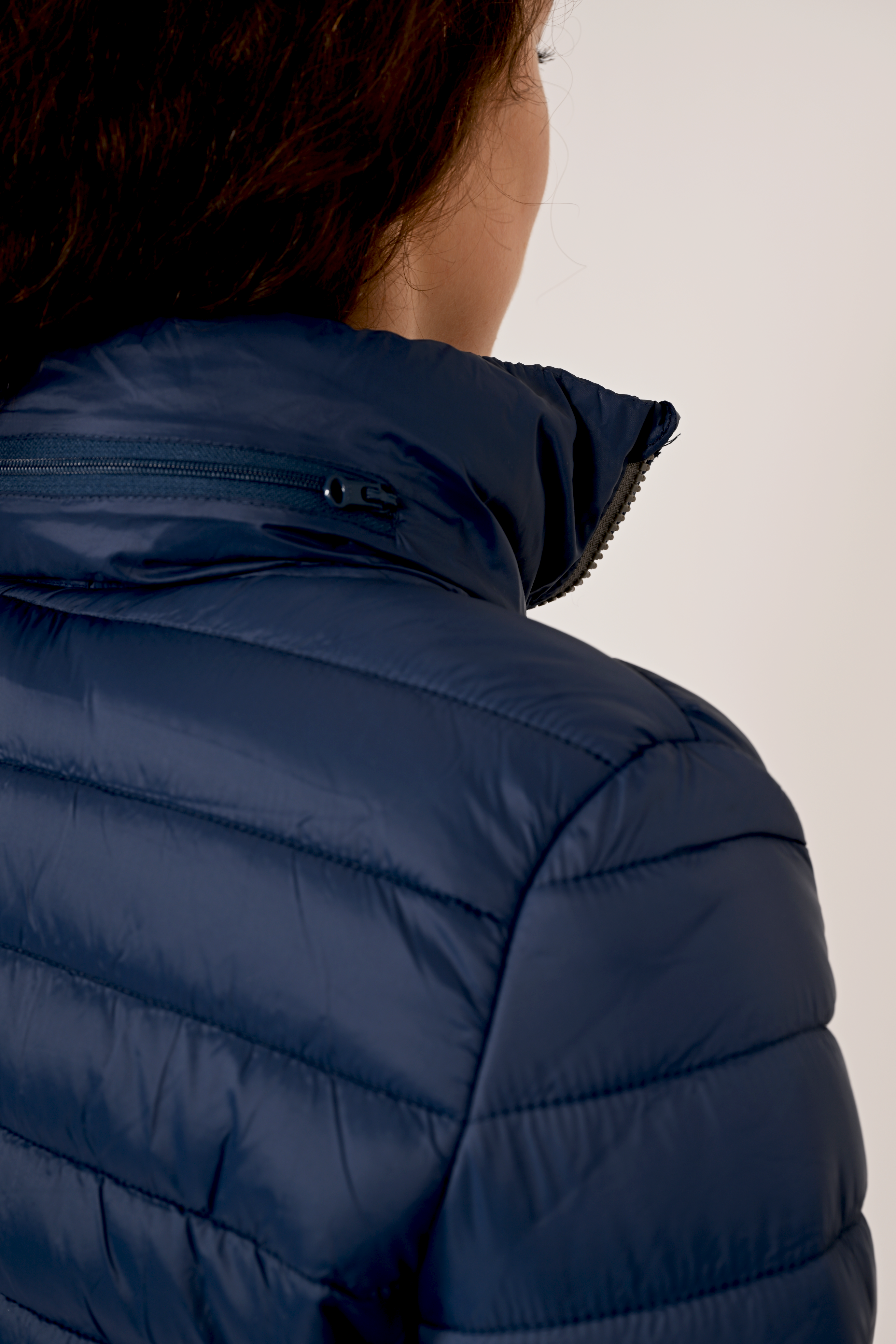 Charles Lindgren offiziell Steppjacke „Eos“ Dark Blue hinten